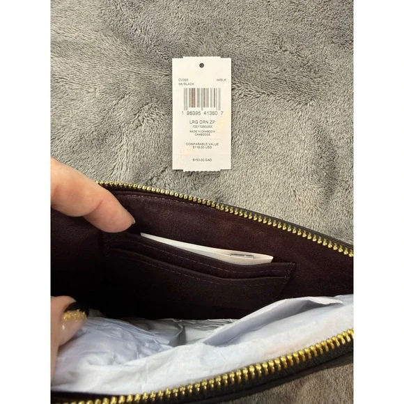 Coach Black Pebbled Leather Wristlet Pouch Small Bag Gold Logo is
